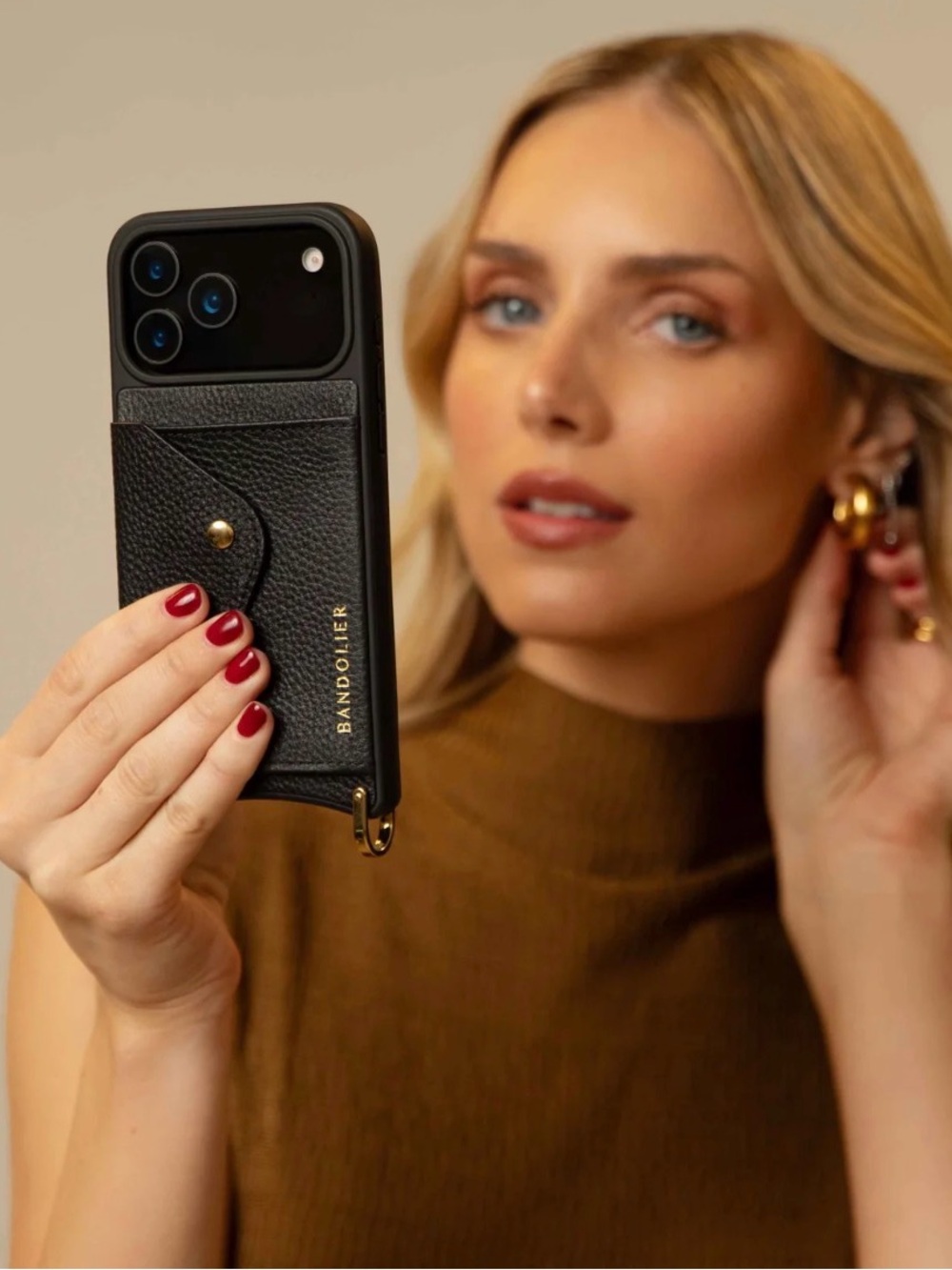 Bandolier Black & Gold Leather Card Case with Strap for iPhone 15 Pro - Picture 4 of 5
